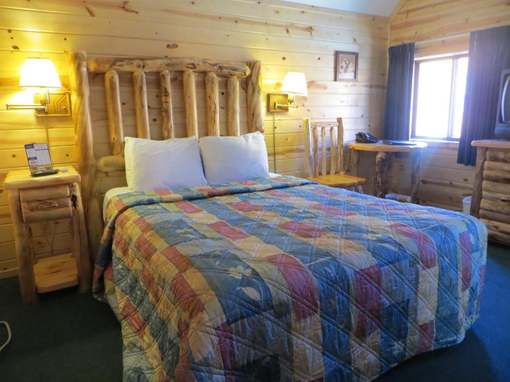 CABINS OF MACKINAW HOTEL 2⋆ ::: UNITED STATES ::: COMPARE HOTEL RATES